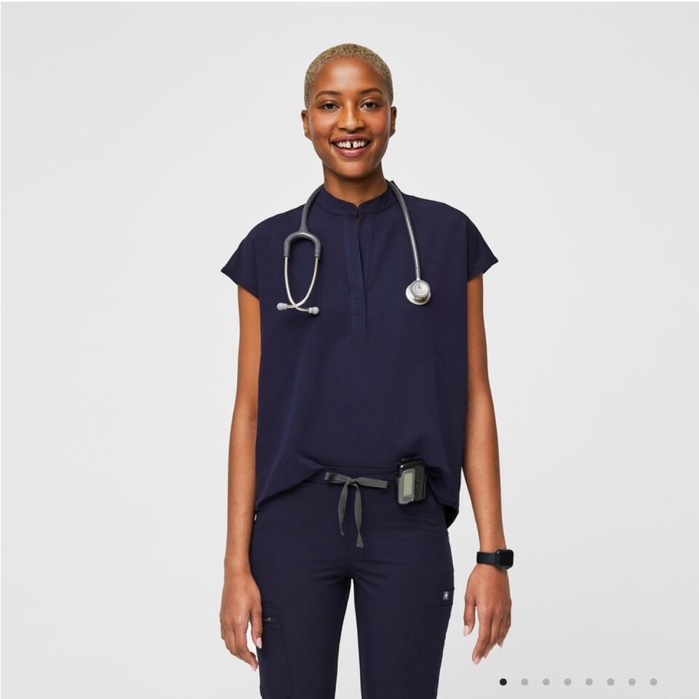 FIGS Rafaela Scrub Top